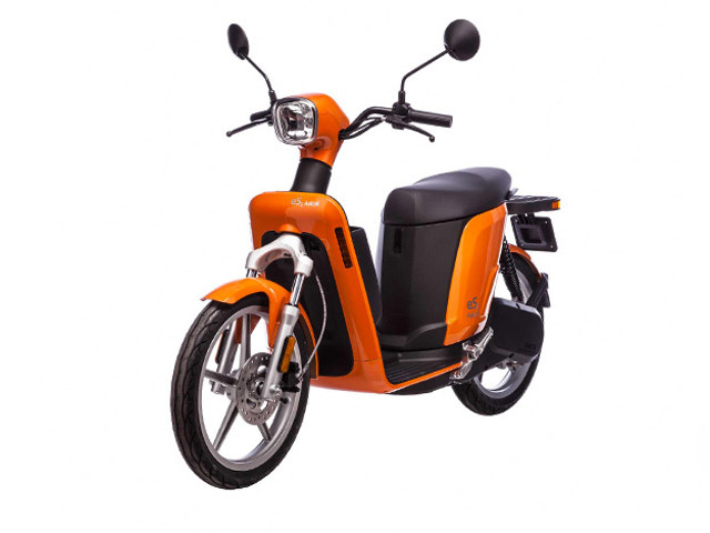 Eco-accattivante scooter Askoll per lady bikers