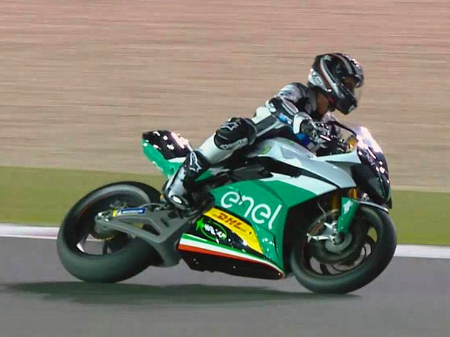 Simon Crafar su MotoE a Losail