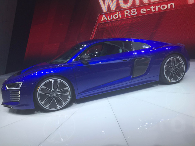 Audi R8 e-tron al Salone di Ginevra 2015
