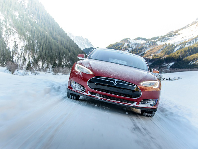 Tesla Model S sulla neve