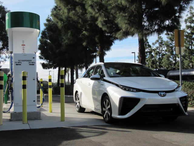 Toyota Mirai, auto ad idrogeno